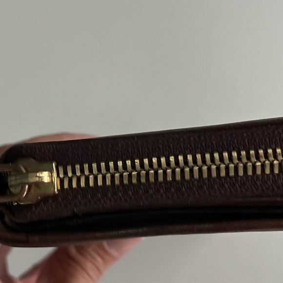 VTG Valentina Brown Leather Wallet with Gold Accent EUC. - Picture 3 of 16